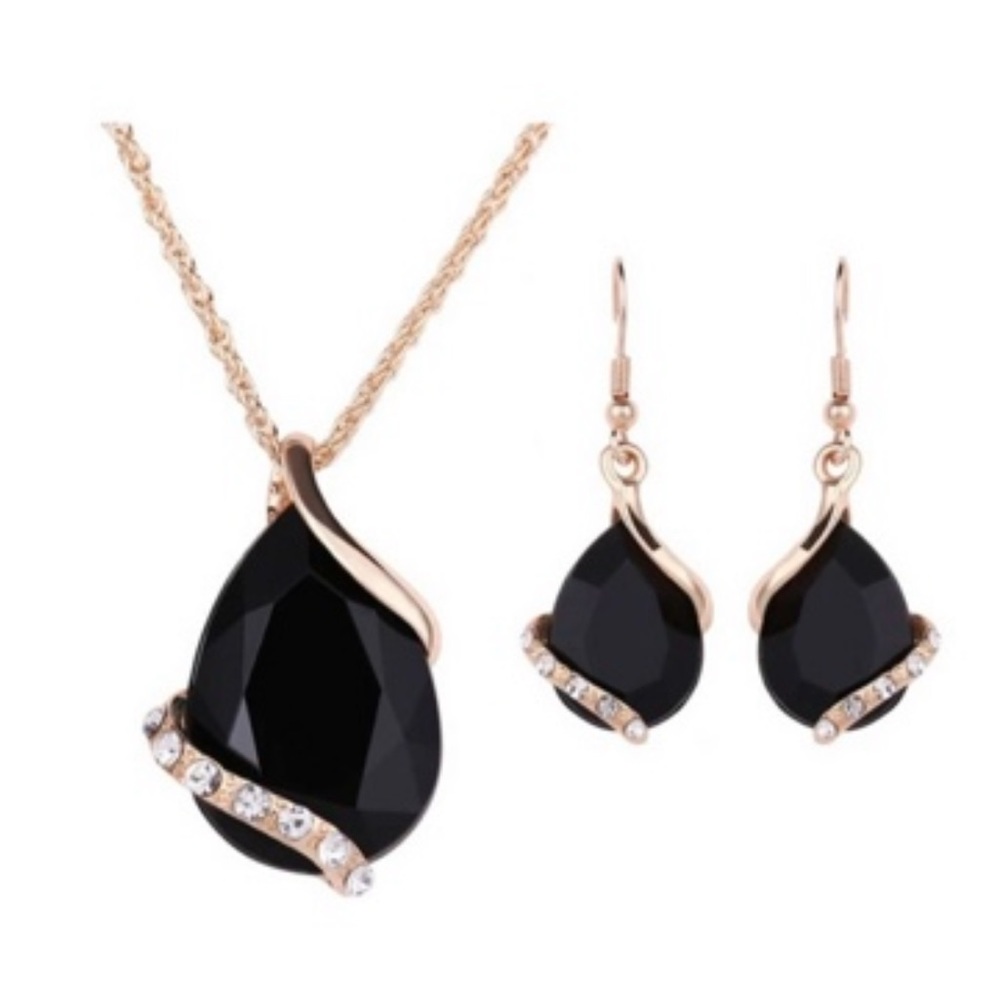 NEW• Gold & Black Onyx Necklace & Earrings